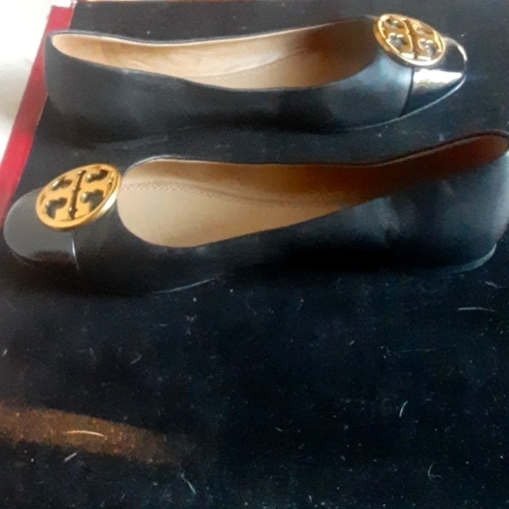 Tory Burch Black Patent Cap Shoes